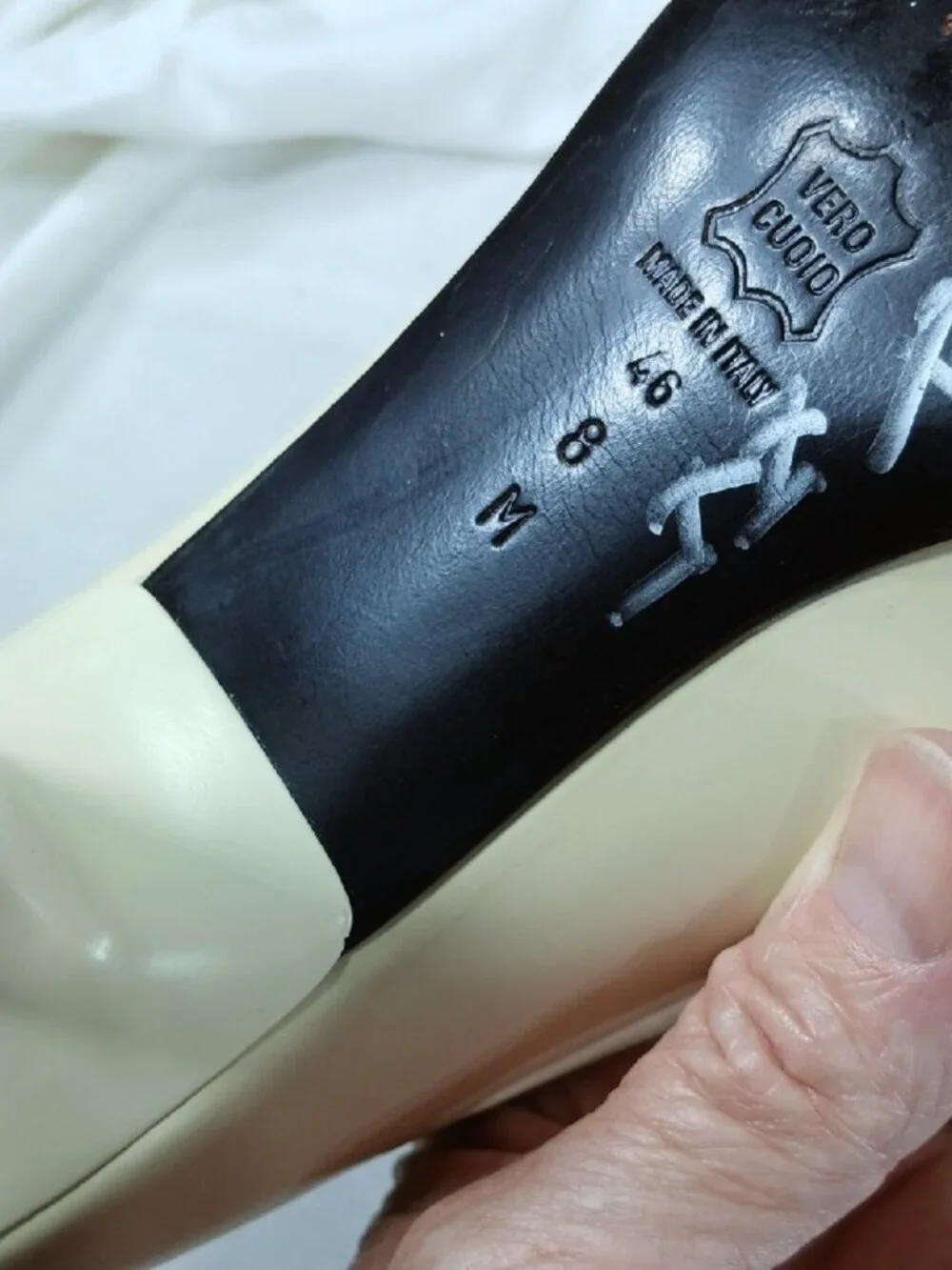 Via Spiga Ivory Pointed Toe Leather Pumps